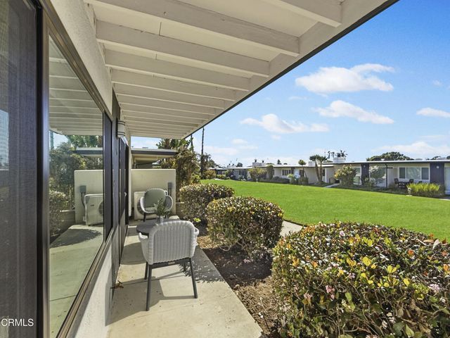 61 B Redwood Avenue, Ventura, CA 93003