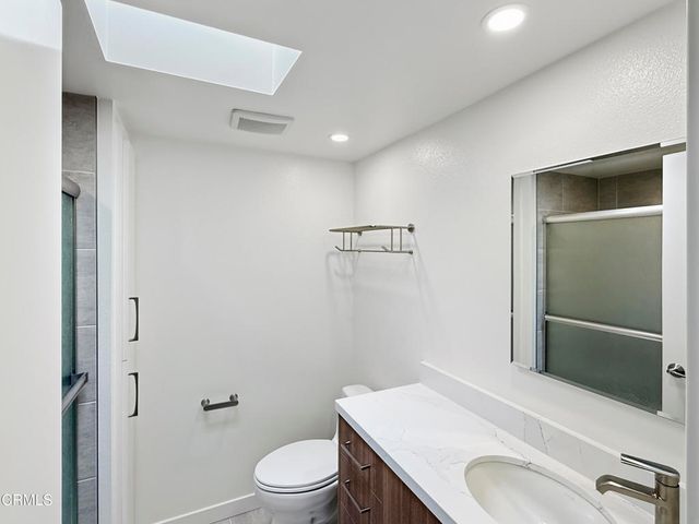 61 B Redwood Avenue, Ventura, CA 93003