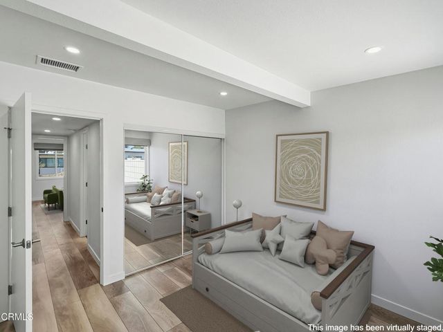61 B Redwood Avenue, Ventura, CA 93003