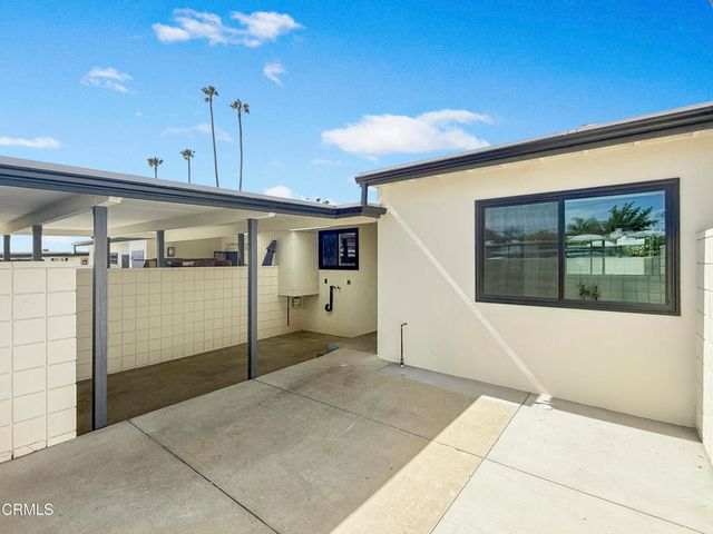 61 B Redwood Avenue, Ventura, CA 93003