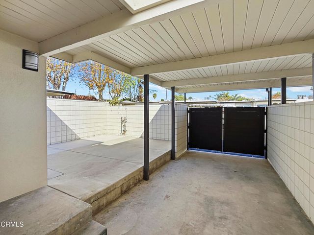 61 B Redwood Avenue, Ventura, CA 93003