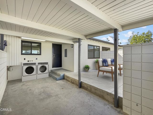 61 B Redwood Avenue, Ventura, CA 93003