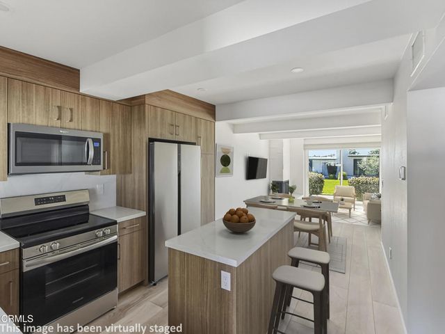 61 B Redwood Avenue, Ventura, CA 93003