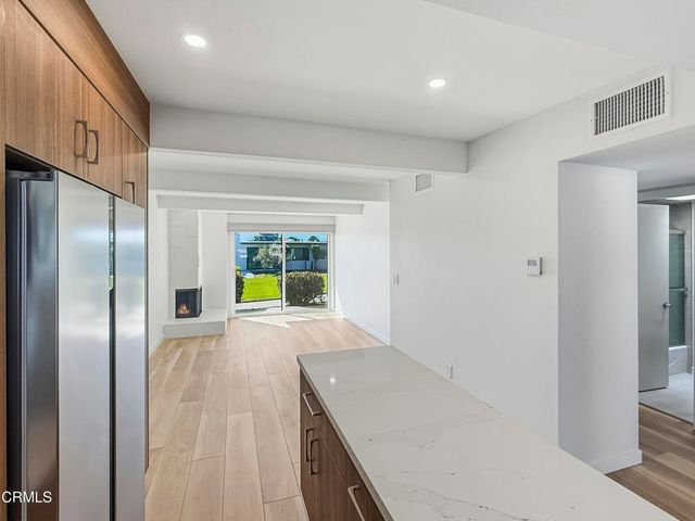 61 B Redwood Avenue, Ventura, CA 93003