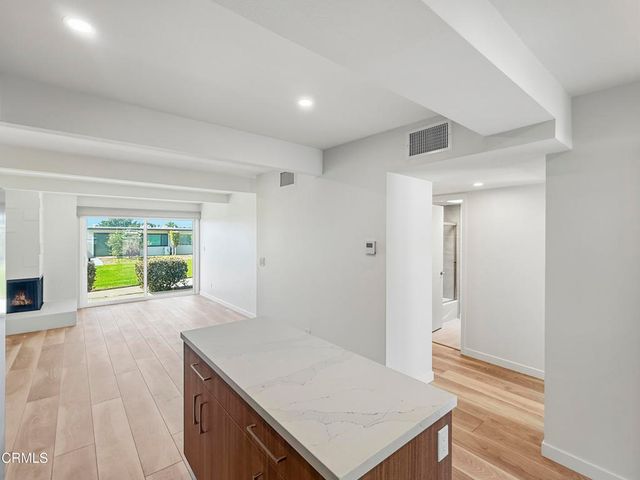 61 B Redwood Avenue, Ventura, CA 93003