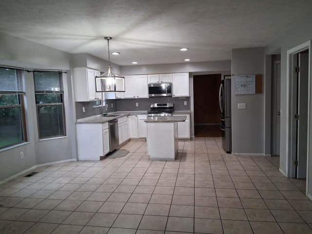 4838 Grove Pointe Drive, Groveport, OH 43125