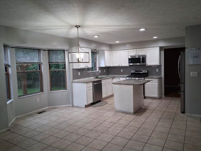 4838 Grove Pointe Drive, Groveport, OH 43125