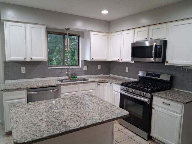 4838 Grove Pointe Drive, Groveport, OH 43125