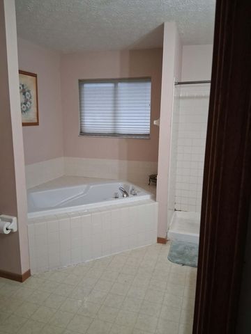 4838 Grove Pointe Drive, Groveport, OH 43125