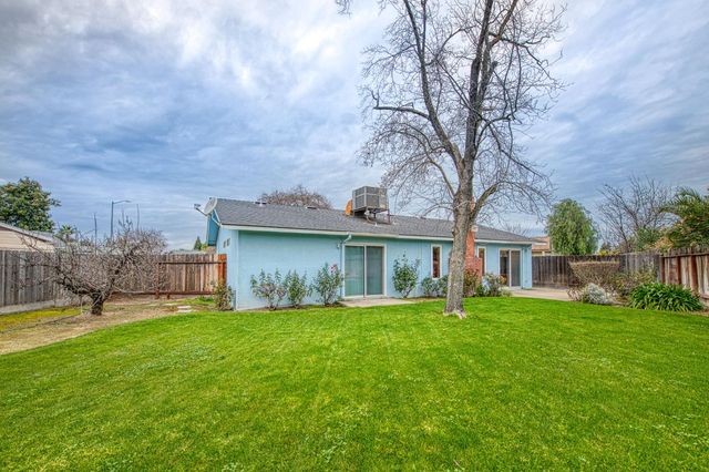 3145 Sylmar Avenue, Clovis, CA 93612