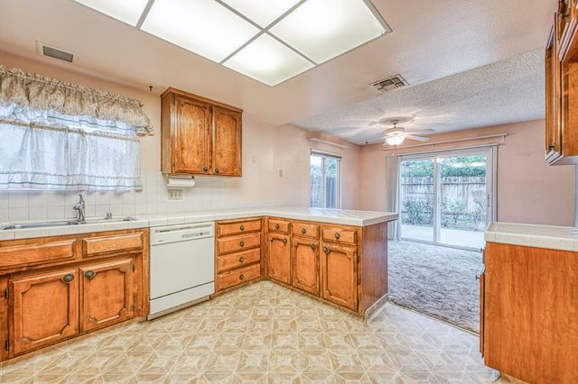 3145 Sylmar Avenue, Clovis, CA 93612