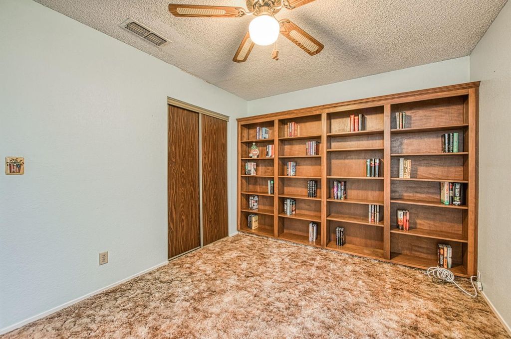 Image 11 of property listing at 3145 Sylmar Avenue, Clovis, CA 93612