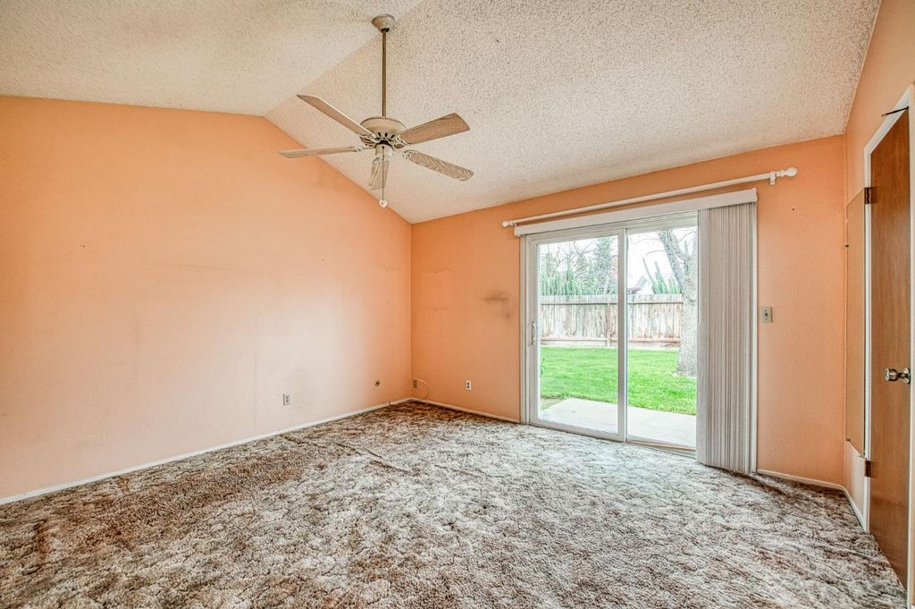 Image 14 of property listing at 3145 Sylmar Avenue, Clovis, CA 93612