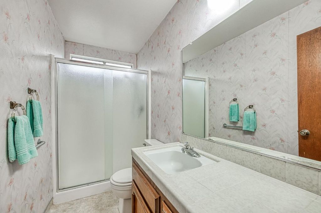 Image 16 of property listing at 3145 Sylmar Avenue, Clovis, CA 93612