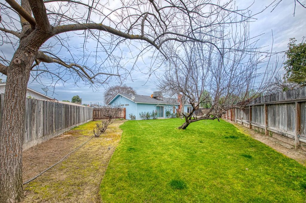 Image 19 of property listing at 3145 Sylmar Avenue, Clovis, CA 93612