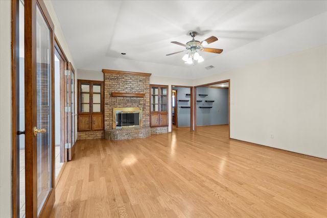 741 Barton Lane, Levelland, TX 79336