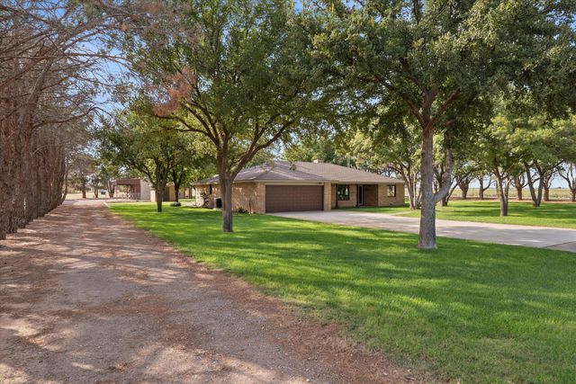 741 Barton Lane, Levelland, TX 79336