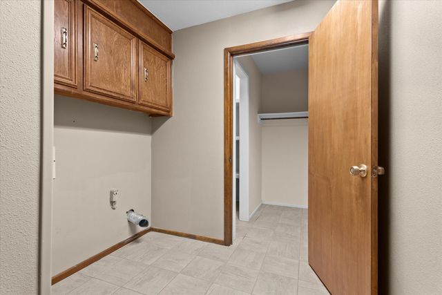 741 Barton Lane, Levelland, TX 79336