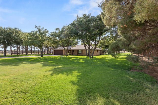 741 Barton Lane, Levelland, TX 79336