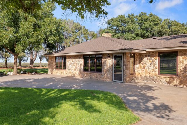 741 Barton Lane, Levelland, TX 79336