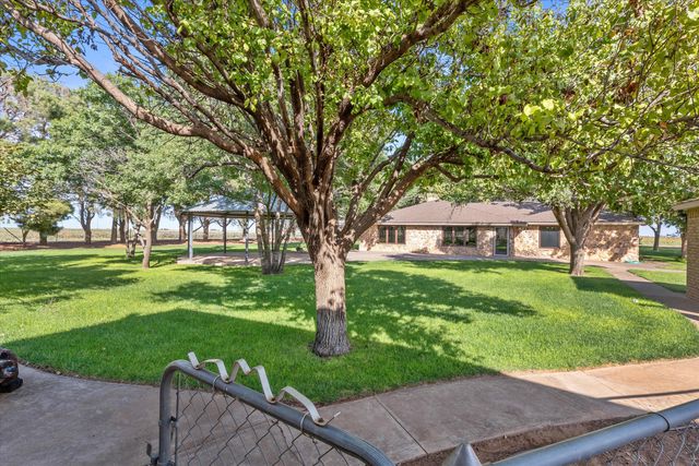 741 Barton Lane, Levelland, TX 79336