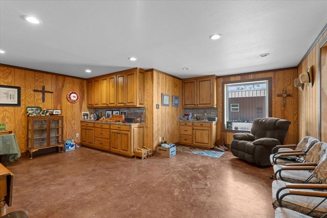 741 Barton Lane, Levelland, TX 79336