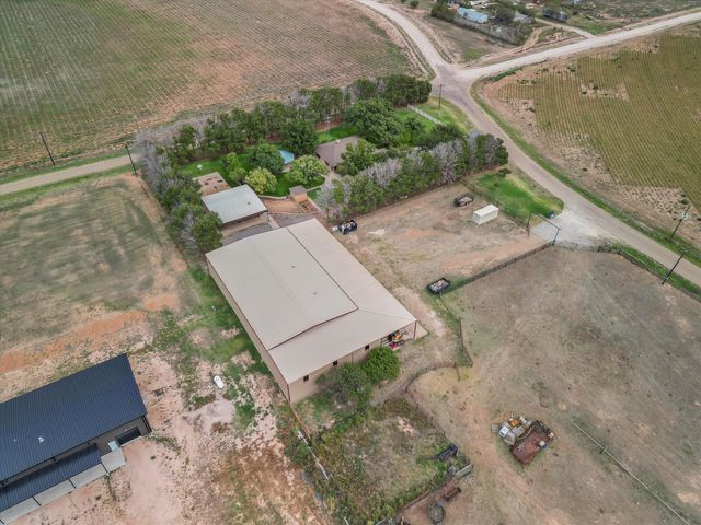 741 Barton Lane, Levelland, TX 79336
