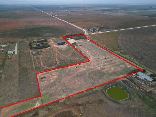 741 Barton Lane, Levelland, TX 79336