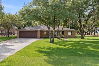 741 Barton Lane, Levelland, TX 79336