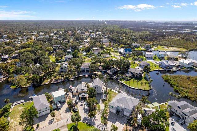 5272 TROPICAL POINT, Weeki Wachee, FL 34607