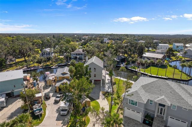 5272 TROPICAL POINT, Weeki Wachee, FL 34607