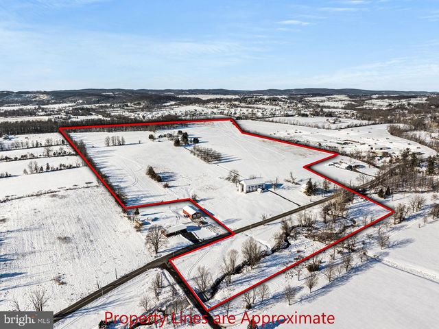 220 SASSAMANSVILLE RD, Gilbertsville, PA 19525