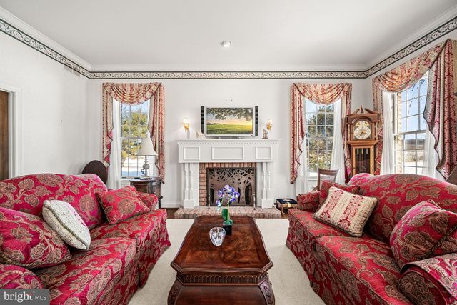 220 SASSAMANSVILLE RD, Gilbertsville, PA 19525