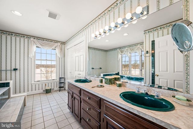 220 SASSAMANSVILLE RD, Gilbertsville, PA 19525