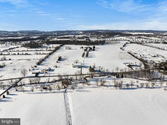 220 SASSAMANSVILLE RD, Gilbertsville, PA 19525