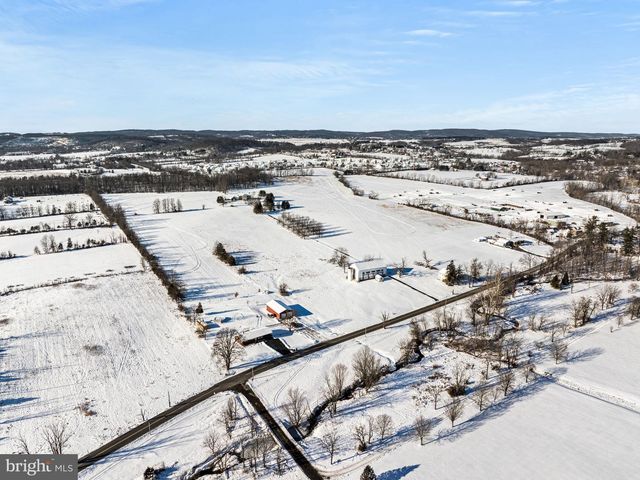 220 SASSAMANSVILLE RD, Gilbertsville, PA 19525