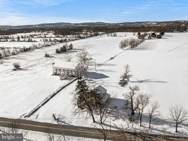 220 SASSAMANSVILLE RD, Gilbertsville, PA 19525