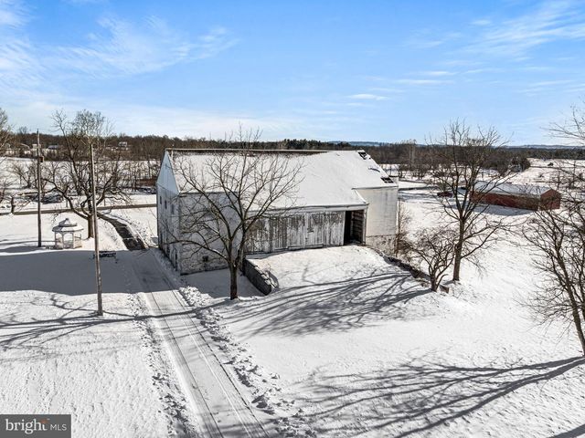 220 SASSAMANSVILLE RD, Gilbertsville, PA 19525