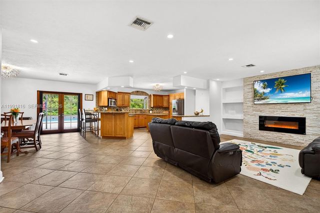 2600 SW 154th Ln, Davie, FL 33331