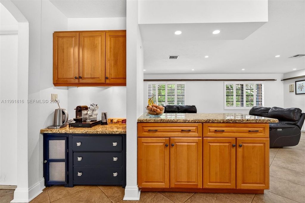 Image 21 of property listing at 2600 SW 154th Ln, Davie, FL 33331