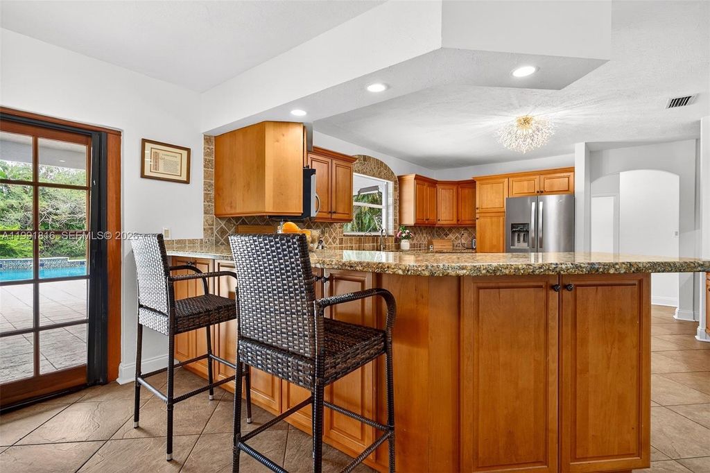 Image 22 of property listing at 2600 SW 154th Ln, Davie, FL 33331