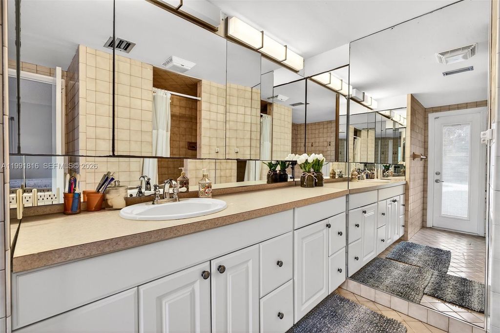 Image 29 of property listing at 2600 SW 154th Ln, Davie, FL 33331