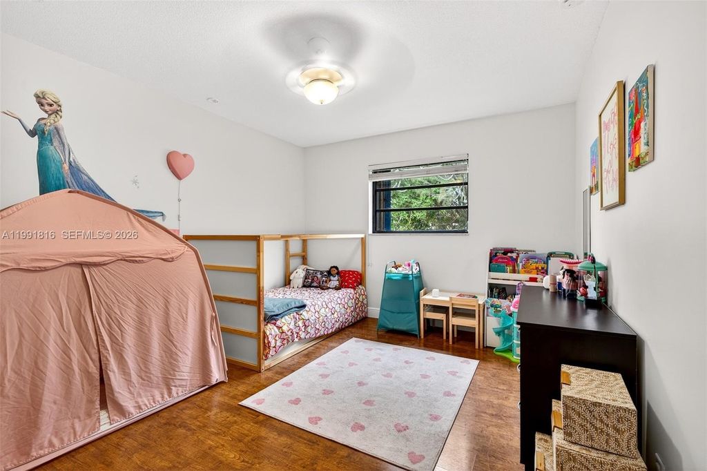 Image 30 of property listing at 2600 SW 154th Ln, Davie, FL 33331