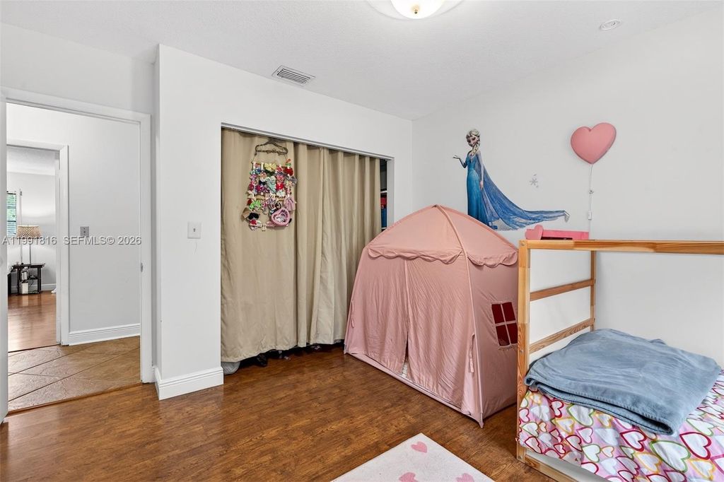 Image 31 of property listing at 2600 SW 154th Ln, Davie, FL 33331