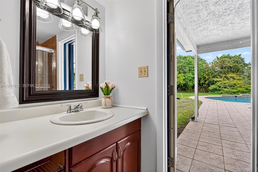 Image 33 of property listing at 2600 SW 154th Ln, Davie, FL 33331