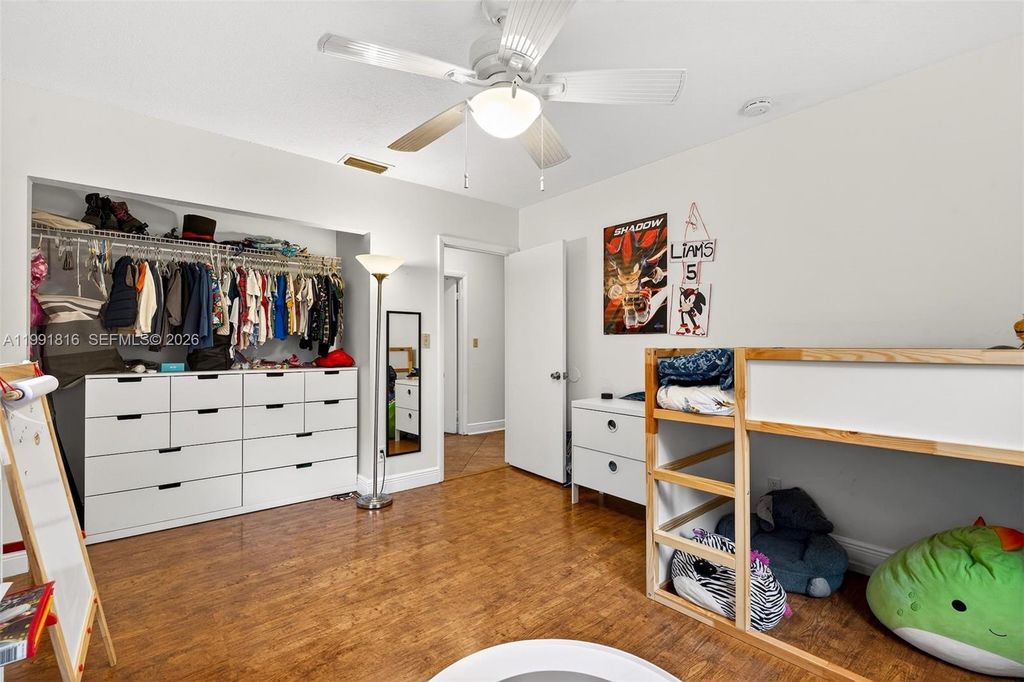 Image 35 of property listing at 2600 SW 154th Ln, Davie, FL 33331