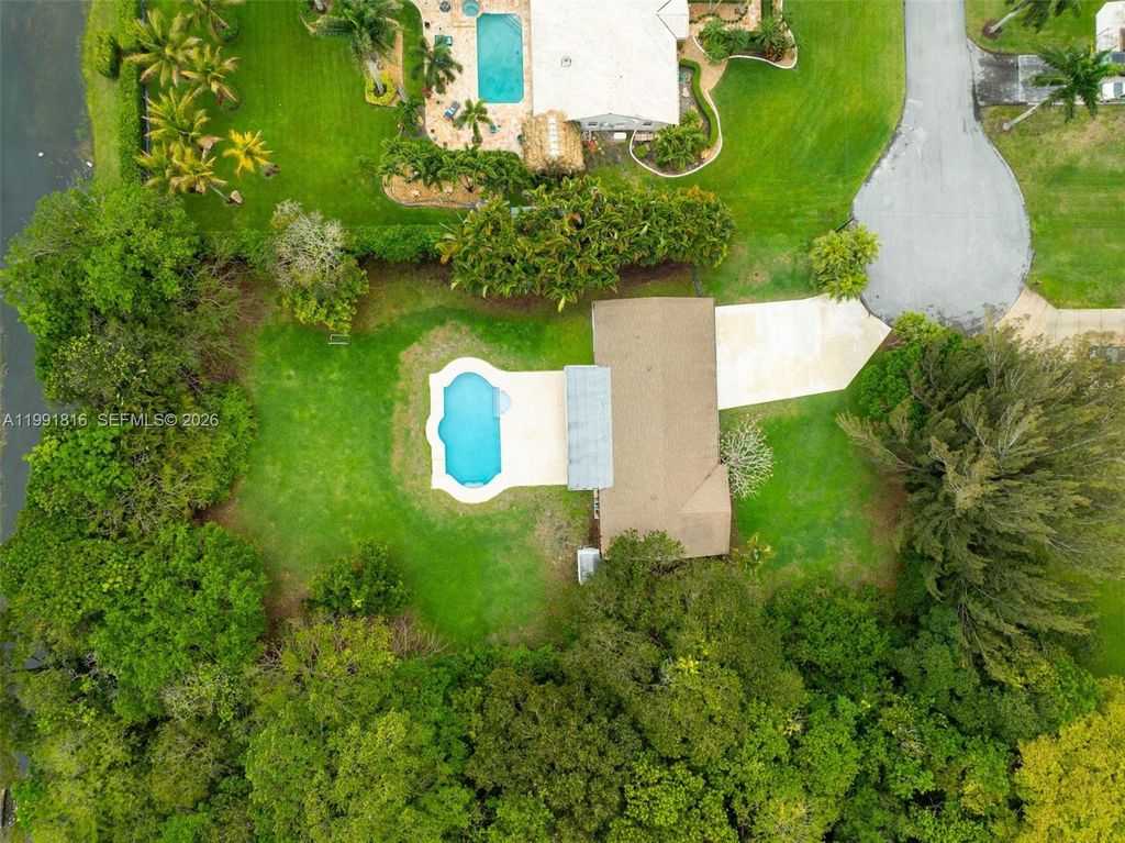Image 40 of property listing at 2600 SW 154th Ln, Davie, FL 33331