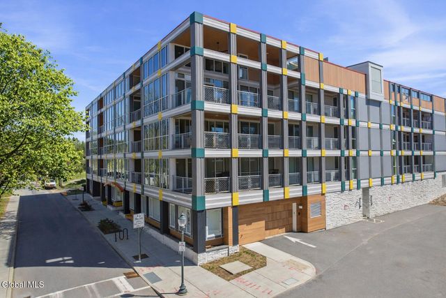 128 Henry Street APT 203, Saratoga Springs, NY 12866