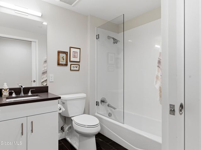 128 Henry Street APT 203, Saratoga Springs, NY 12866