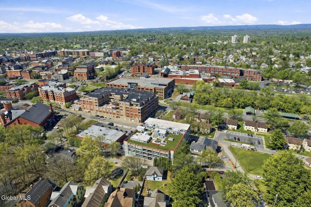 128 Henry Street APT 203, Saratoga Springs, NY 12866